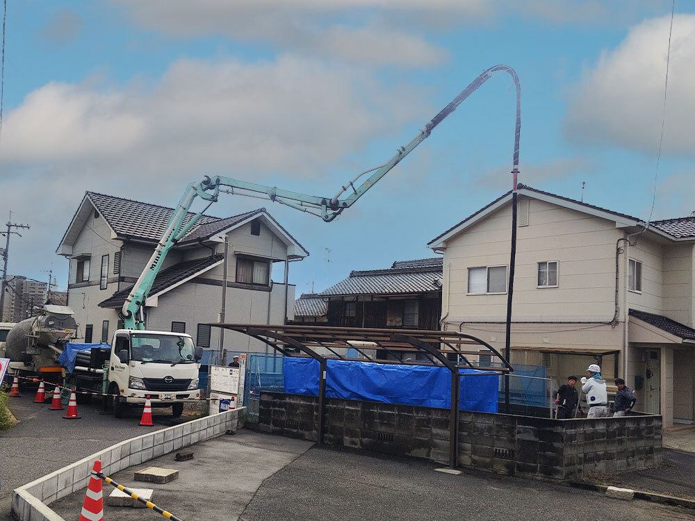 コンクリート打設開始