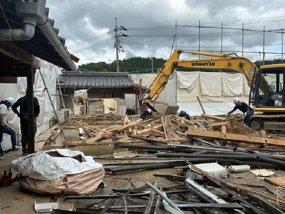 解体工事スタート
