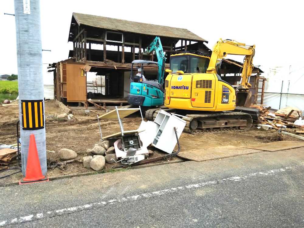 新たな一歩は、ここから。解体工事スタート！